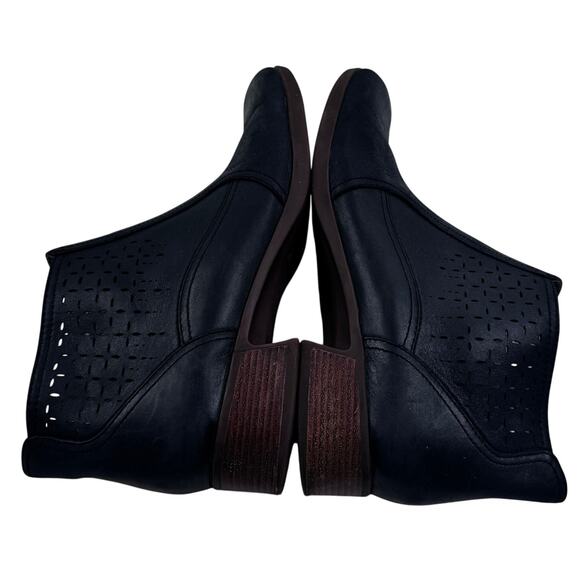 Dansko Liberty Buttery Soft Laser Cut Leather Ankle Boots Women's Size 40/9.5-10 - Picture 5 of 9